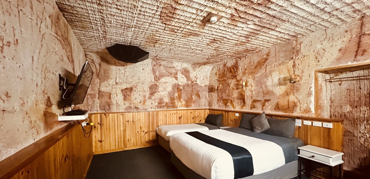 Buried treasure: Outback motel where opals still shine