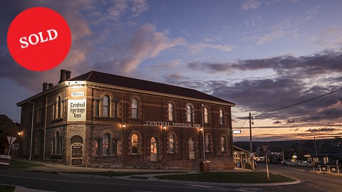 Leasehold, Motel | VIC - North West | CAPITALISE ON DAYLESFORD’S TIMELESS TOURIST APPEAL WITH THIS HISTORIC MOTEL