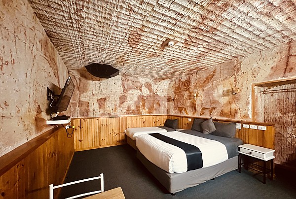 Buried treasure: Outback motel where opals still shine